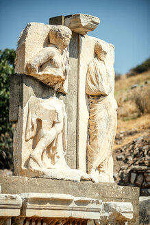 Türkei, Ephesus, Fragmente von zwei Skulpturen - EHF000083