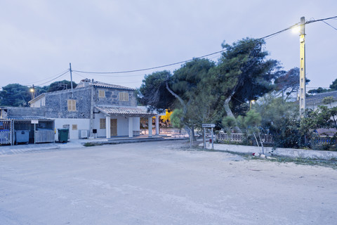 Spanien, Balearische Inseln, Mallorca, Haus bei Cala Moro, lizenzfreies Stockfoto