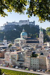 Österreich, Salzburg, Stadtbild vom Kapuzinerberg aus gesehen - AMF003612