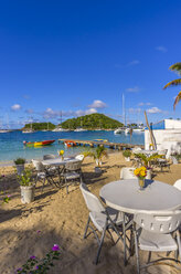 Karibik, Antillen, Kleine Antillen, Grenadinen, Mayreau, Twassante Bay, Strandcafé am Strand - THAF001192