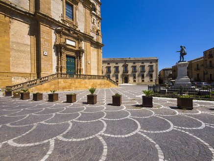 Italien, Sizilien, Piazza Armerina, Maria Santissima Assunta an der Piazza Duomo - AMF003586