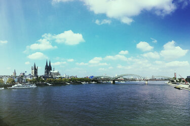 Deutschland, Köln, Stadtbild mit Dom - GWF003618