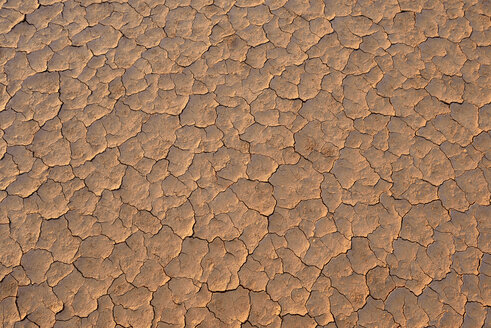 Algerien, Tassili n' Ajjer, Sahara, Bruchfläche einer Salz- und Tonpfanne - ESF001517