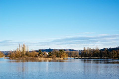 Schweiz, Kanton Schaffhausen, Blick auf die Insel Werd, lizenzfreies Stockfoto