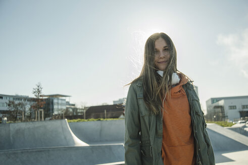 Portrait of teenage girl in skatepark - UUF003079