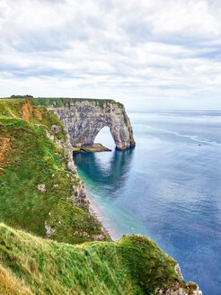 France, Normandy, Etretat, Cote d'Albatre, rocky coastline - SEGF000211