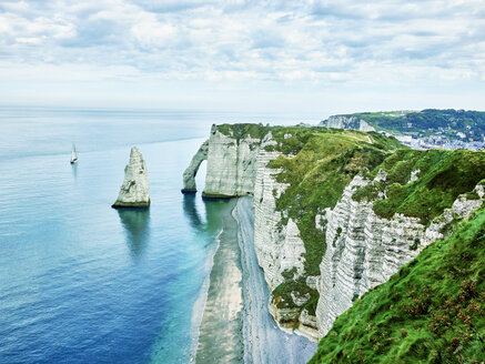 France, Normandy, Etretat, Cote d'Albatre, rocky coastline - SEGF000212