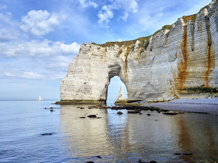 France, Normandy, Etretat, Cote d'Albatre, rocky coastline - SEGF000213