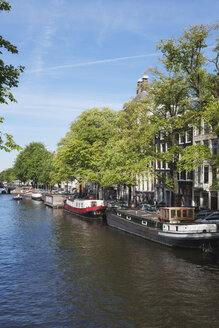 Netherlands, County of Holland, Amsterdam, town canal with house boats - GW003738