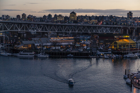 Canada, Vancouver, Burrard Street Bridge with False Creek - NGF000203