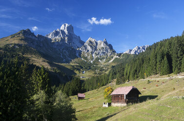 Austria, Filzmoos, Dachstein Mountains, Gosaukamm, Bischofsmuetze - WWF003368