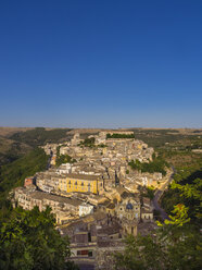 Italien, Sizilien, Provinz Ragusa, Ragusa, Blick auf Ragusa Ibla, Val di Noto - AMF003651