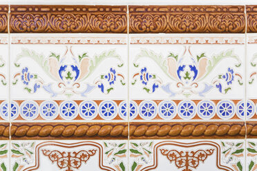 Spain, Andalusia, Costa del Sol, wall tiles - GWF003819