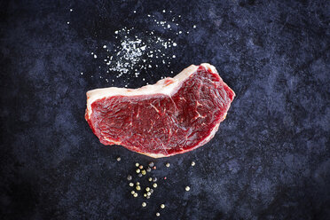 Raw striploin steak and salt - KSWF001373