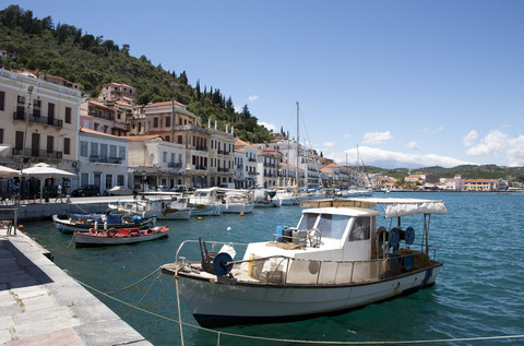Griechenland, Gythio, Fischerboote im Hafen, lizenzfreies Stockfoto