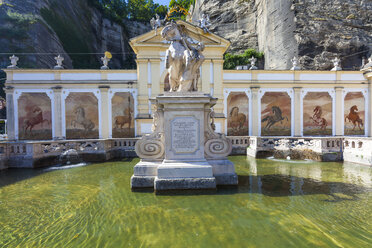 Österreich, Salzburg, Pferdeschwemme - AMF003661