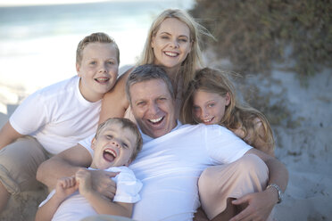 Happy family together on a beach - ZEF004778