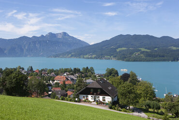 Österreich, Seefeld, mit Attersee und Schafberg - WWF003409