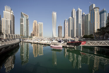 VAE, Dubai, Blick auf die Wolkenkratzer in Dubai Marina - PCF000022