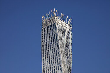 VAE, Dubai, oberer Teil des Cayan Tower - PCF000018