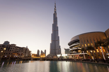 UAE, Dubai, view to Burj Khalifa at twilight - PCF000037