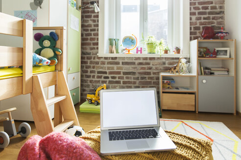 Laptop im Kinderzimmer - MFF001401