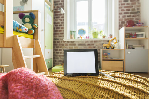 Tablet-Computer im Kinderzimmer - MFF001402