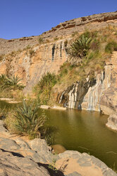 Afrika, Algerien, Tassili N'Ajjer National Park, Iherir, Wasser in einem Guelta in der Idaran-Schlucht - ES001537