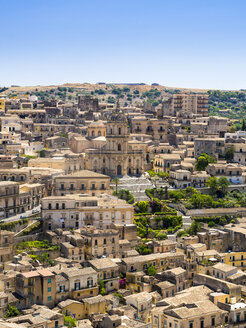 Italien, Sizilien, Provinz Ragusa, Blick auf Modica, Kirche San Giorgio - AMF003678