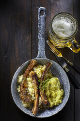 Spare Ribs mit Sauerkraut und Kartoffelpüree in der Pfanne - KSW001388