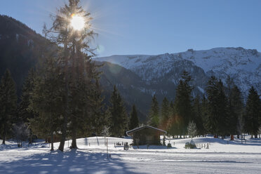 Austria, Tyrol, Pertisau, hut and cross-country ski run - MKFF000158