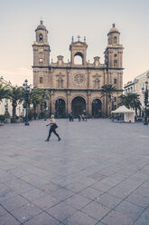 Spanien, Kanarische Inseln, Gran Canaria, Las Palmas, Plaza und Catedral de Santa Ana - MFF001447