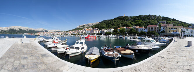 Kroatien, Kvarner-Golf, Baska, Hafen und Uferpromenade - WWF003576