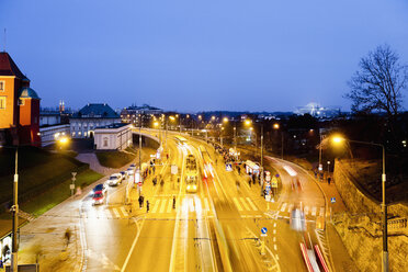 Poland, Warsaw, View on Stare Miasto, bus stop in the old town district in the evening - MSF004462