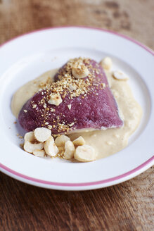 Rübenravioli mit veganer Haselnuss-Käse-Sauce - HAWF000594