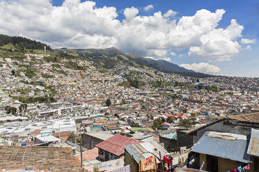 Ecuador, Quito, Stadtbild mit Slum - FOF007592