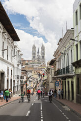 Ecuador, Quito, Blick auf die Basilika des Nationalen Gelübdes - FOF007630