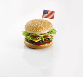 Burger mit amerikanischer Flagge - KSWF001414