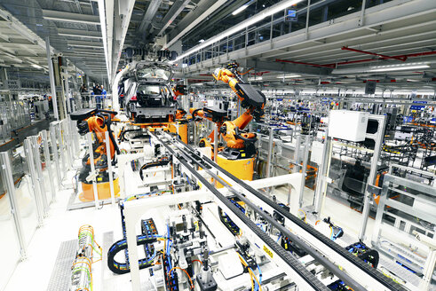 Production of VW cars in a factory - SCH000454