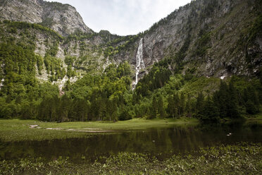 Deutschland, Bayern, Berchtesgaden, Röthbachwasserfall, Obersee - ZC000199