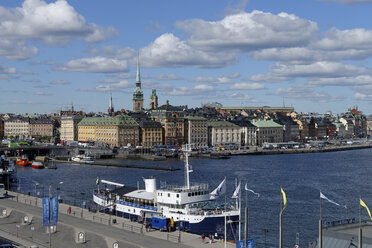 Sweden, Stockholm, Gamla Stan, old town an shipping pier - LB001058