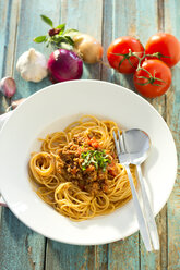 Spaghetti with Bolognese sauce, close up - MAEF009699