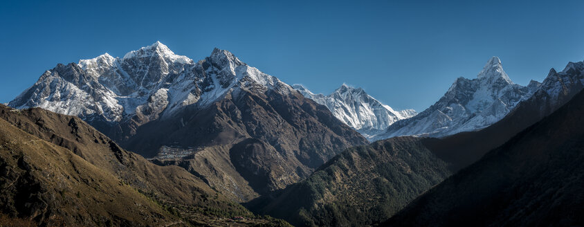 Nepal, Khumbu, Everest region, Namche Bazaar, Looking towards Khumjung, Everest, Lhotse and Ama Dablam - ALRF000006