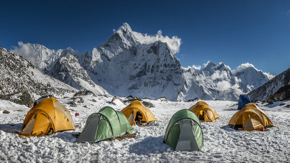 Nepal, Khumbu, Everest region, Ama Dablam from high camp on Pokalde peak - ALRF000060