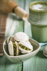 Matcha cappuccino, Macarons filled with matcha creme - SBDF001636