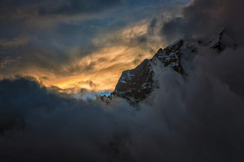 Nepal, Khumbu, Everest Region, Dingboche, Taboche bei Sonnenuntergang, lizenzfreies Stockfoto