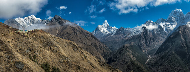 Nepal, Khumbu, Everest-Region, Khumbu-Tal mit Kantega, Ama Dablam und Nuptse - ALRF000074