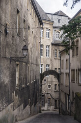 Luxembourg, Luxembourg City, view to alley in the Old town - CHPF000039