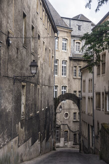 Luxemburg, Luxemburg-Stadt, Blick auf die Gasse in der Altstadt - CHPF000039