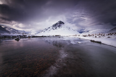 Großbritannien, Schottland, Hochland, Buachaille Etive Mor, dramatischer Himmel - SMAF000299